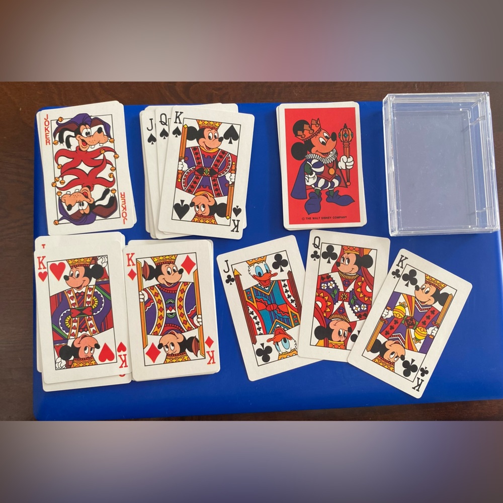Vintage Disney playing cards complete in like new shape with its case